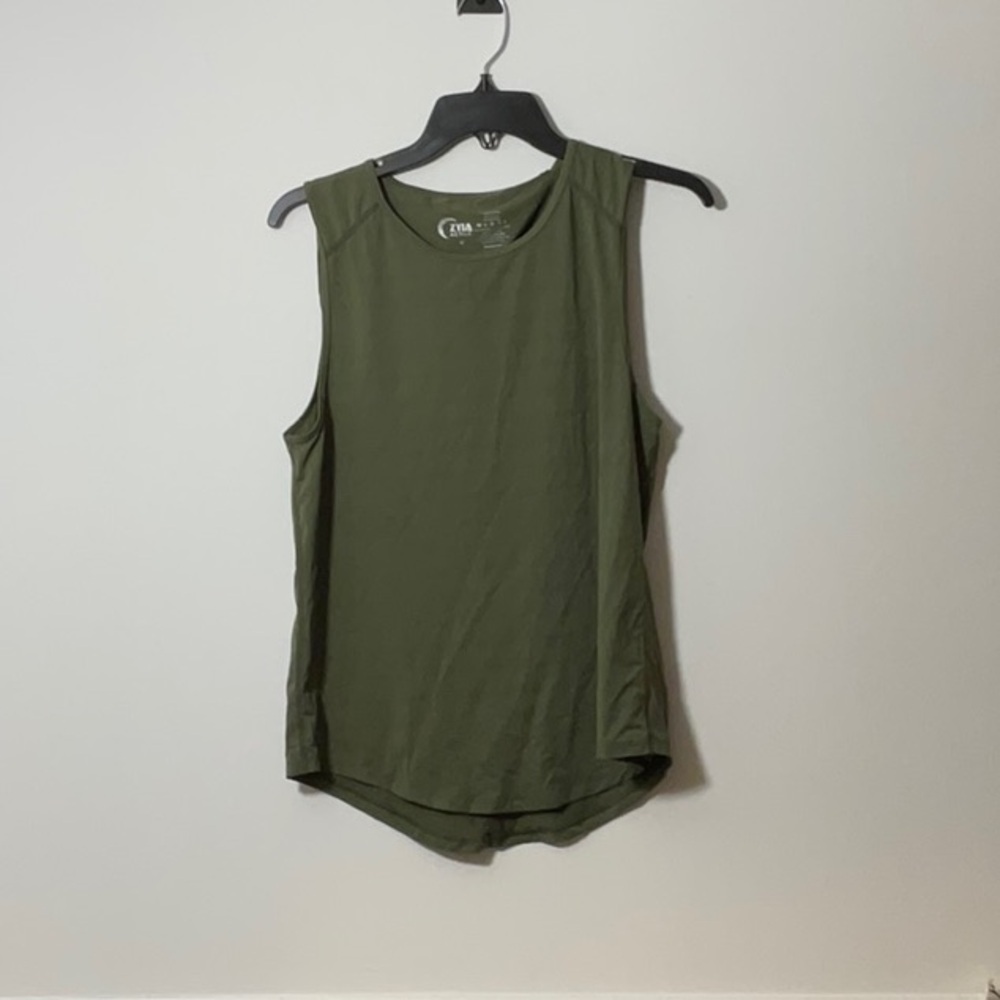 Zyia Green Sleeveless Tank Top with Rounded Neckline